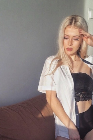 Индивидуалка Аня есть пол часа